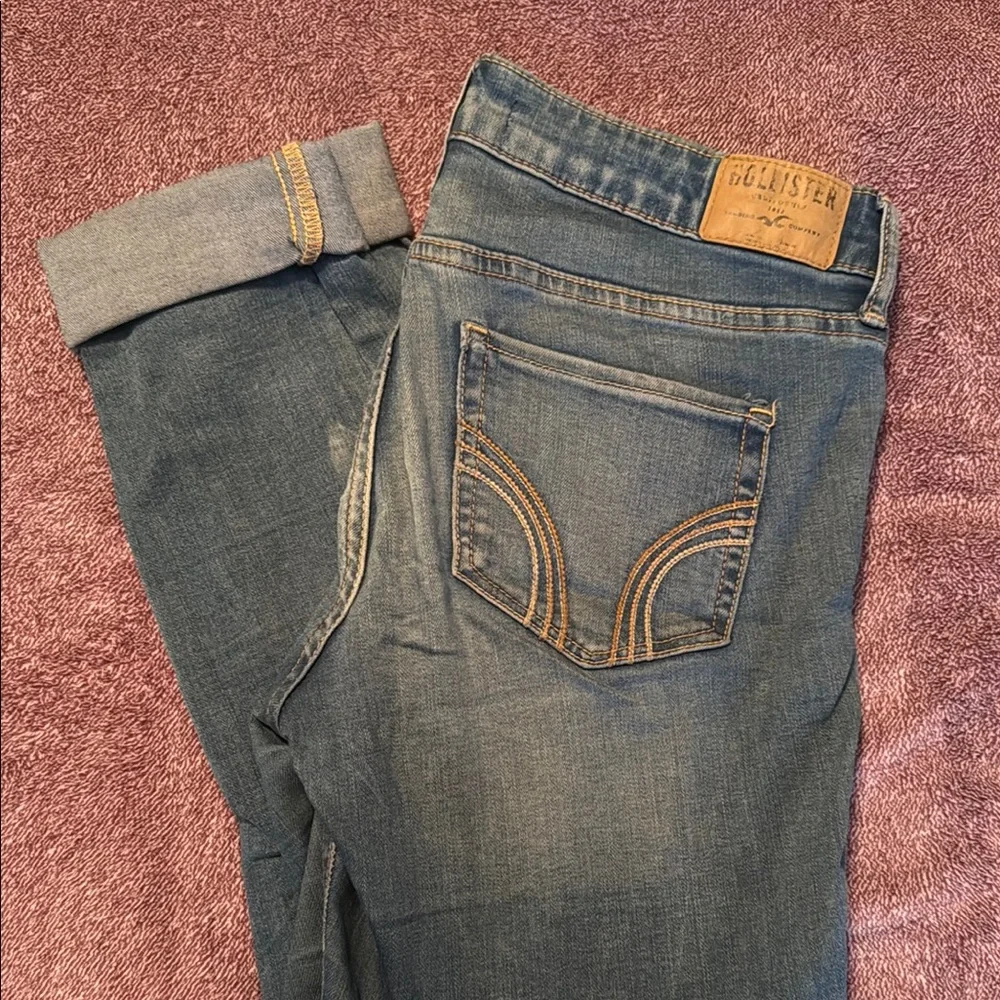 Hollister Women's Blue Distressed Jeans - Picture 4 of 4